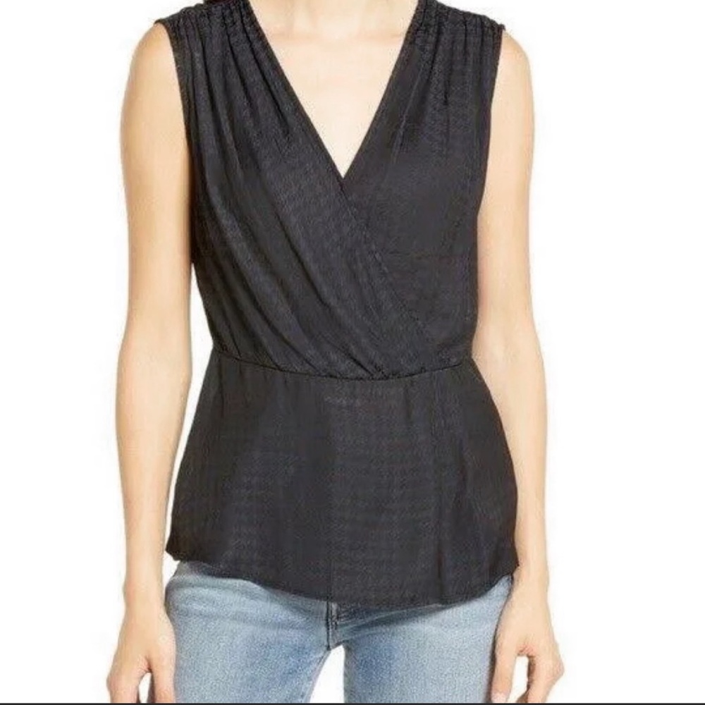 Chelsea 28 Black Houndstooth Sleeveless blouse